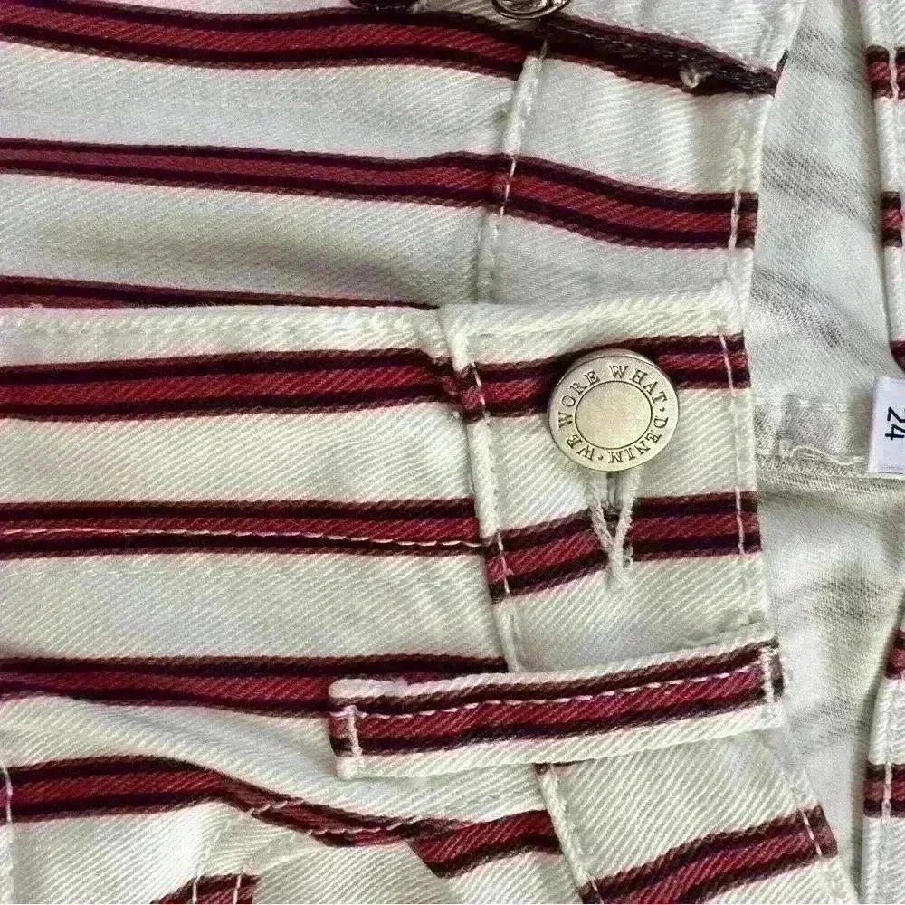 NWT We Wore What Rocker Low Rise Stripe Jeans Chains Zippers Size 24 - Picture 9 of 9